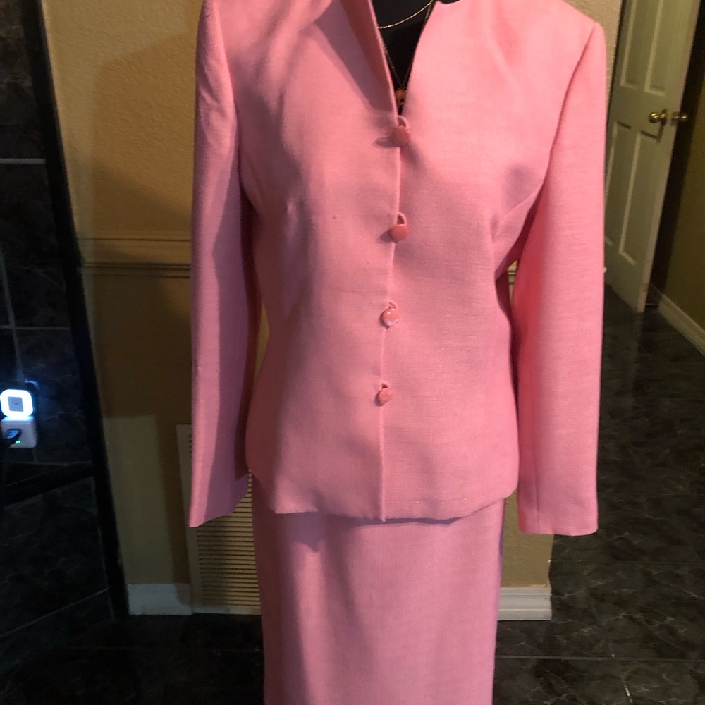 LeSuit women
